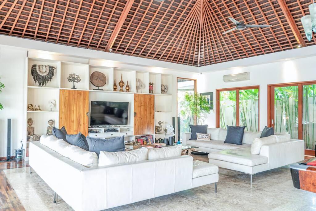 Villa Mimpi Nyata Canggu Exterior foto