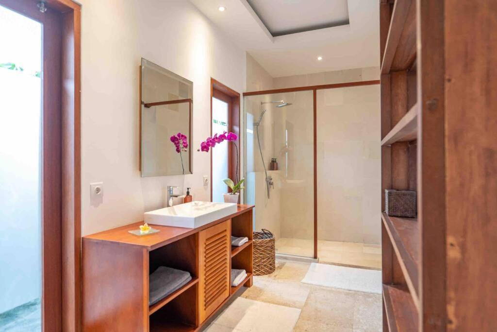 Villa Mimpi Nyata Canggu Exterior foto
